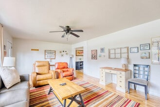 Building Photo - 312 Crestview Dr