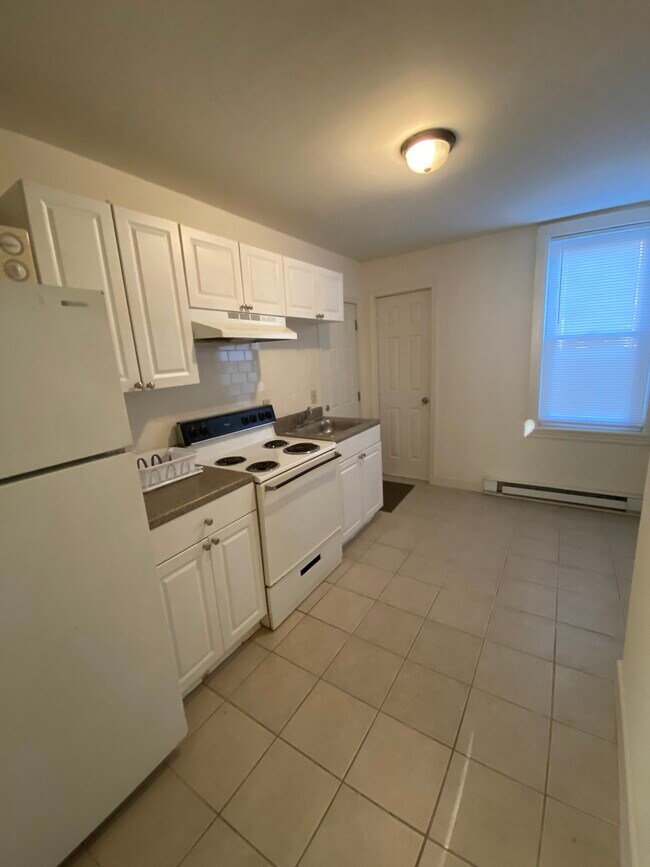 1929 E Dauphin St Unit 2nd Floor, Philadelphia, PA 19125 Apartments