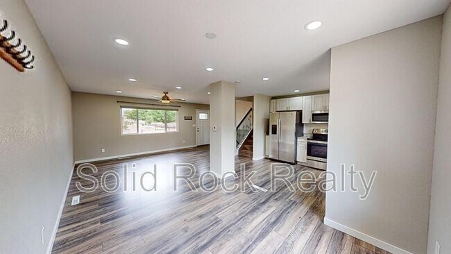 Building Photo - 2919 Flintridge Way