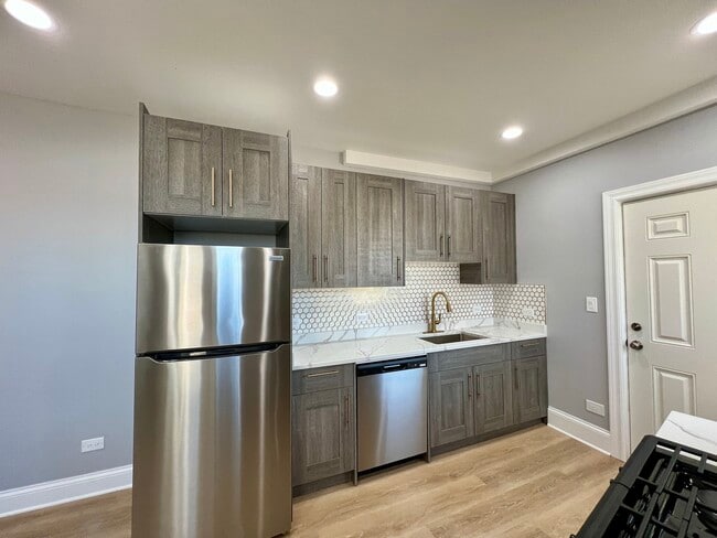 Foto del edificio - 1701 W Albion Ave