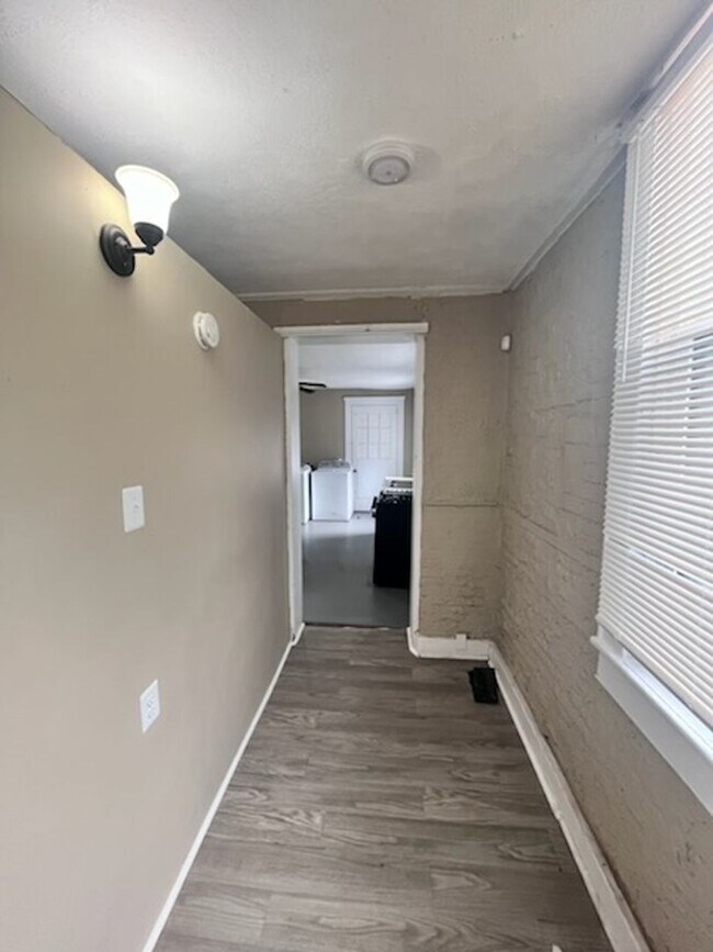 Photo - 2228 W Madison St Apartment