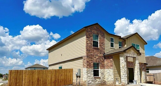 Foto del edificio - 290 Silver Glen Dr