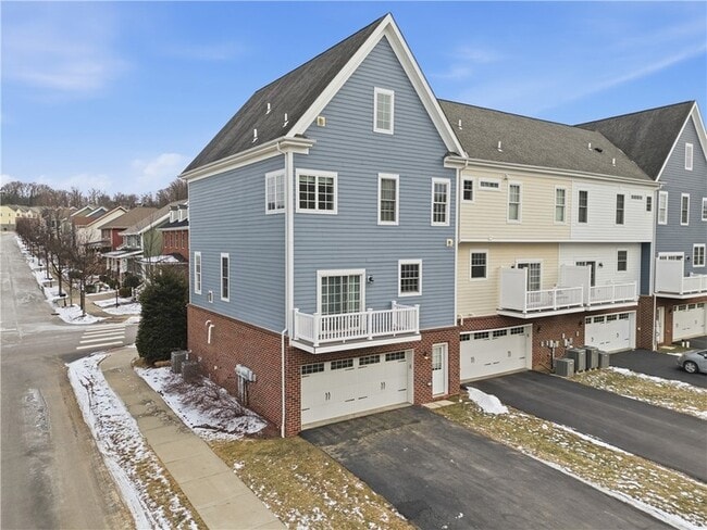 Photo - 200 Venango Trail Townhome
