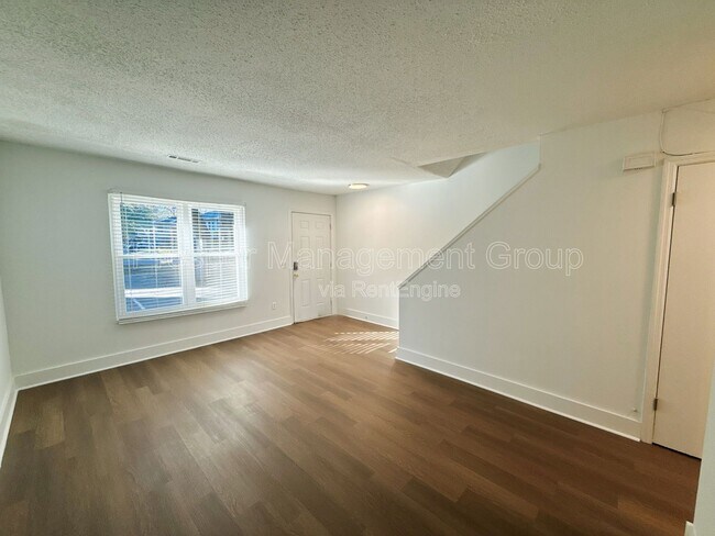 Foto del edificio - 258 Fleming Rd