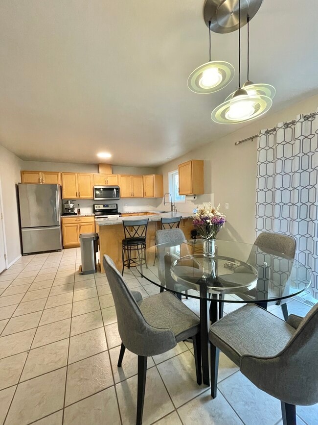 Kitchen /Dining - 1900 Northwood Rd