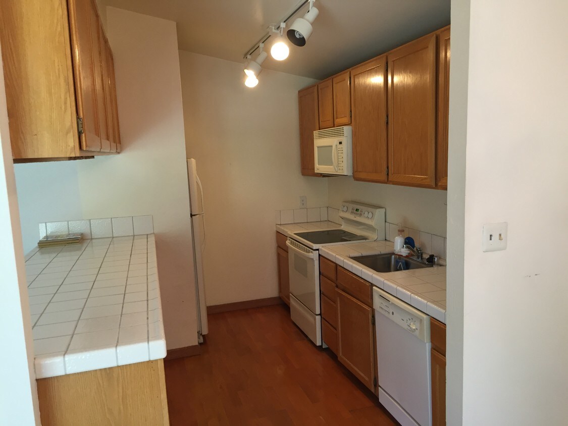 4189 Ave Unit 3, San Mateo, CA 94403 Condo for Rent in San