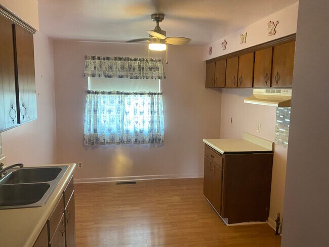 Foto del edificio - 2516 W Newman Pkwy