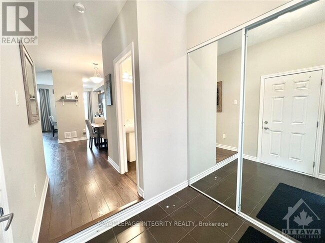 Building Photo - 213 Bandelier Way