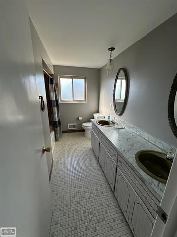 Foto del edificio - 16460 Bowman St