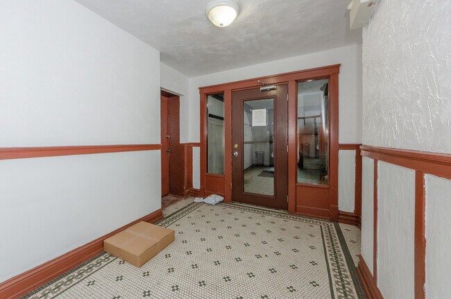 Foto del edificio - 5123 S Ingleside Ave