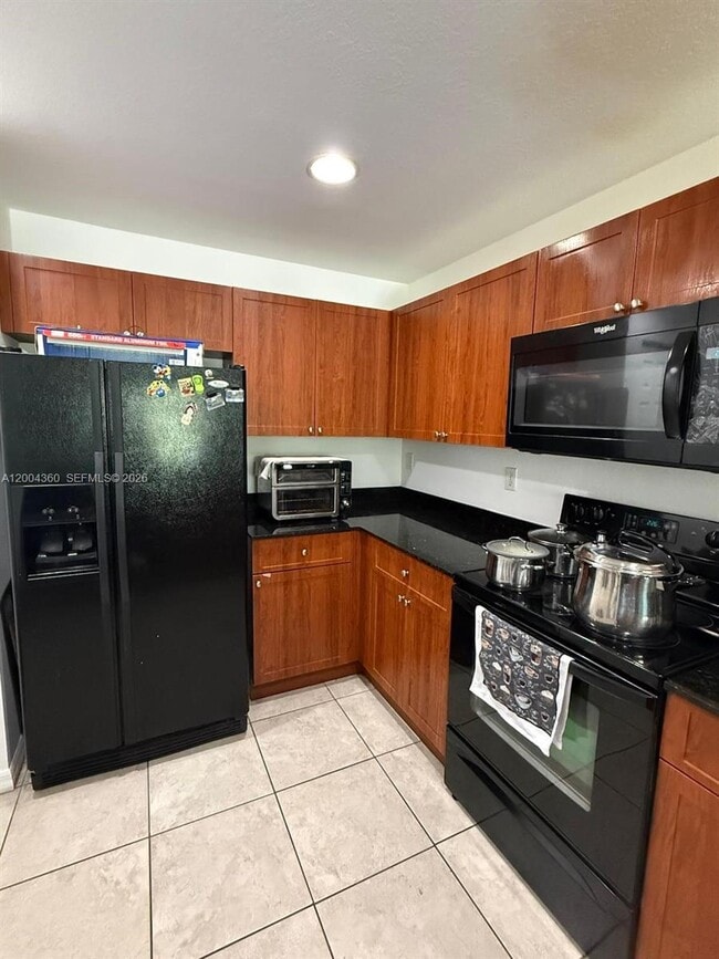 Building Photo - 8999 NW 107 Ct