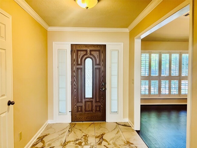 Building Photo - 8815 Crazy Horse Trail