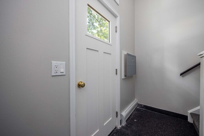 Building Photo - Glenora Gardens