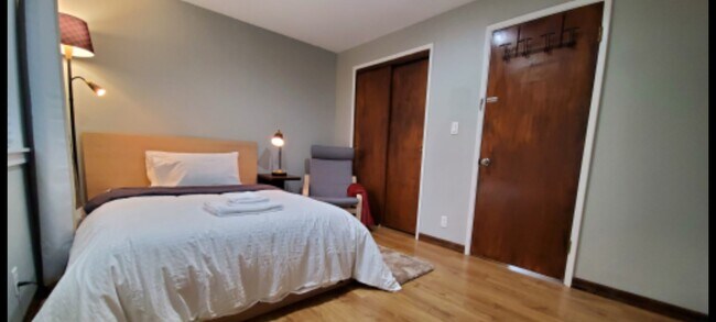 Foto del edificio - 1803 N 200th St