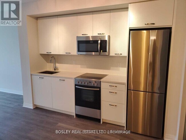 Photo du bâtiment - 2301 Danforth Ave