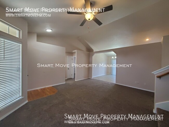 Building Photo - Cute 3 bd Home w/Bonus Room on Corner Lot,...
