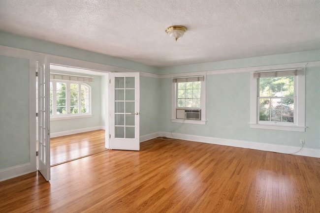 Building Photo - 745 E Home Ave