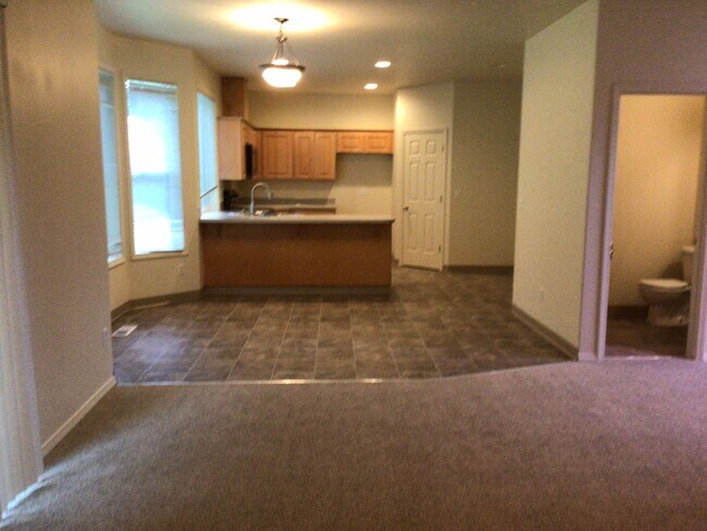 Building Photo - 3BD Home in Salmon Creek