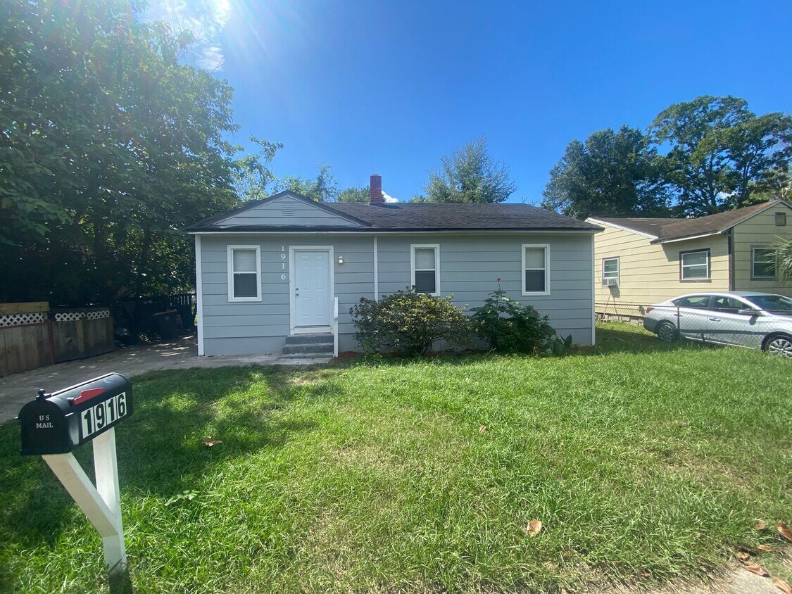 Primary Photo - Beautiful 3 Bed 1 Bath