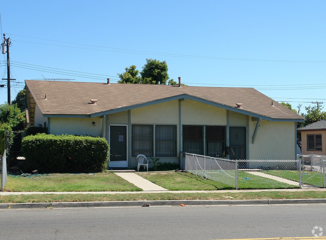 Primary Photo - 5980-5988 Woodland St