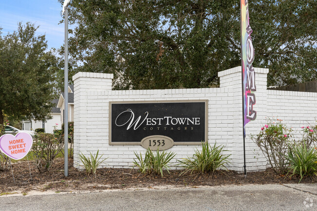 West Towne Cottages - Signage - West Towne Cottages