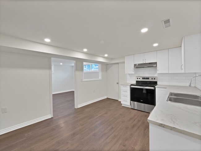 Building Photo - 179 Ridge St