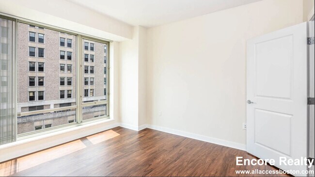 Building Photo - 6 Emerson Pl