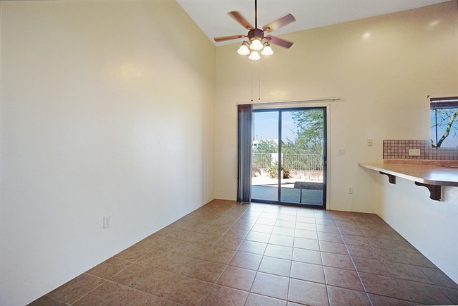 Building Photo - 48 S Happy Valley Saddle Dr