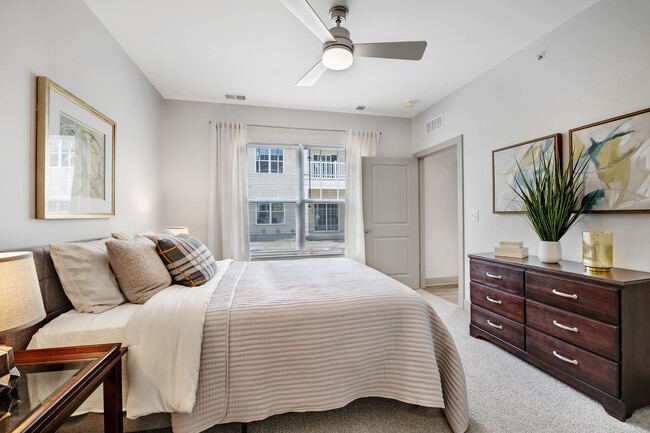 Cozy and elegant bedroom - Springs at West Seneca