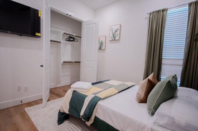 Building Photo - 3613 Rosalie St