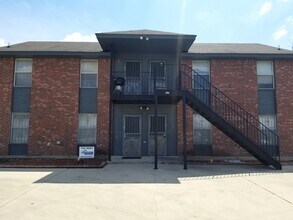 Building Photo - 1908 Windward Dr