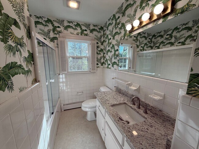 Foto del edificio - 1121 Forest Hills Rd NW