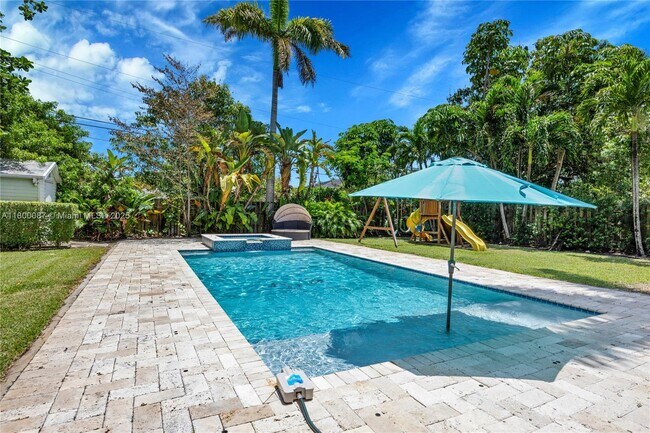 Foto del edificio - 6611 SW 63rd Ave