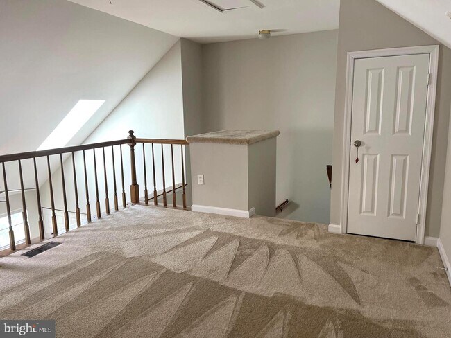 Foto del edificio - 313 Cloude's Mill Dr