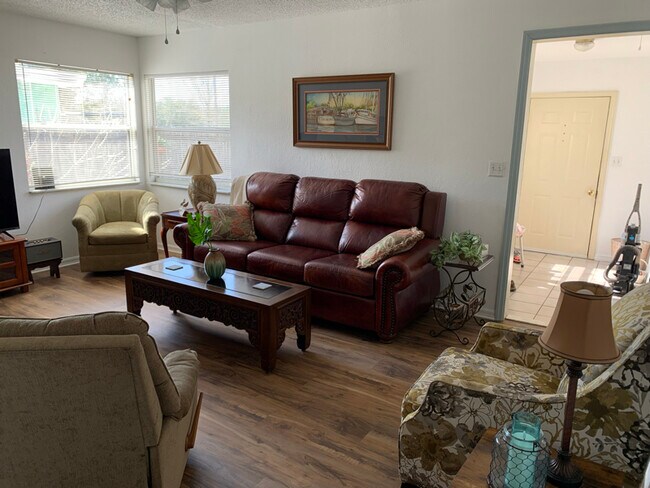 Foto del edificio - 628 N Disston Ave