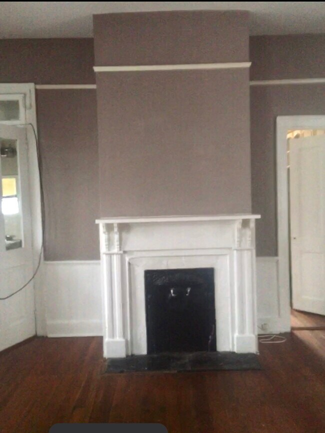 Building Photo - 247 Coming St