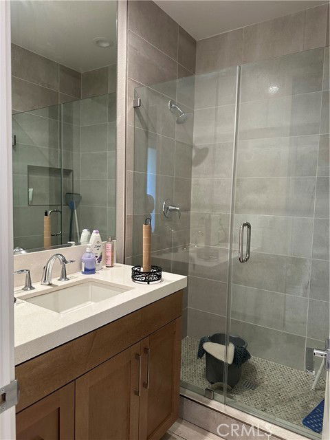 Building Photo - 438 Sycamore Dr