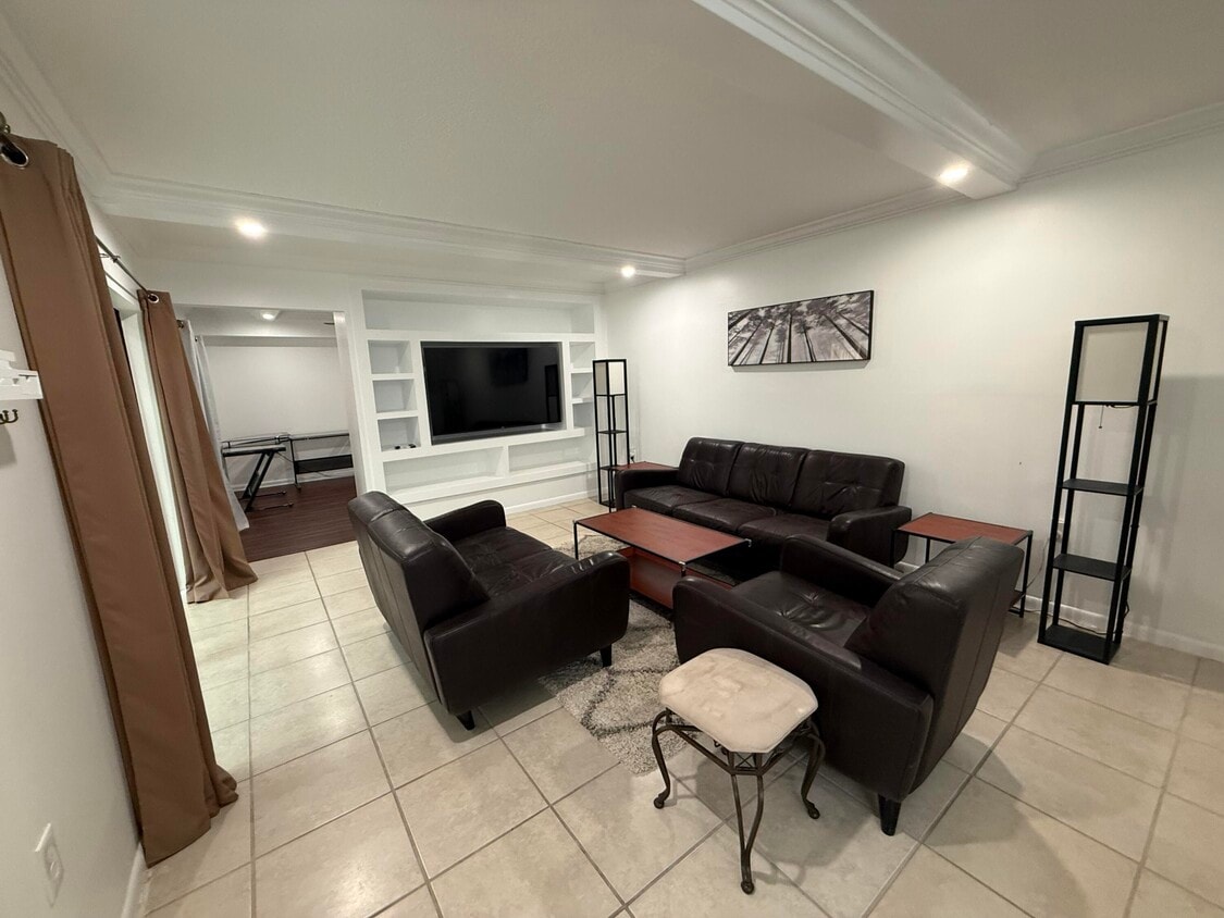 Foto principal - 2410 24th Ln