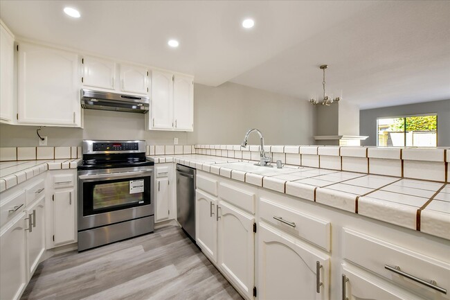 Building Photo - 1285 Weibel Way