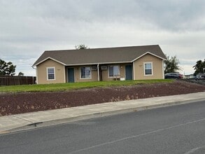 Building Photo - 1345 W Marina Dr