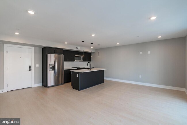 Foto del edificio - 6604 Ridge Ave