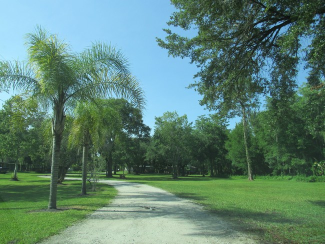 Building Photo - 4845 S Orange Blossom Trl