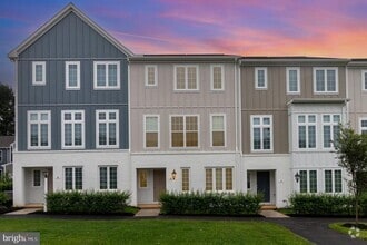 Building Photo - 10 Seover Wy
