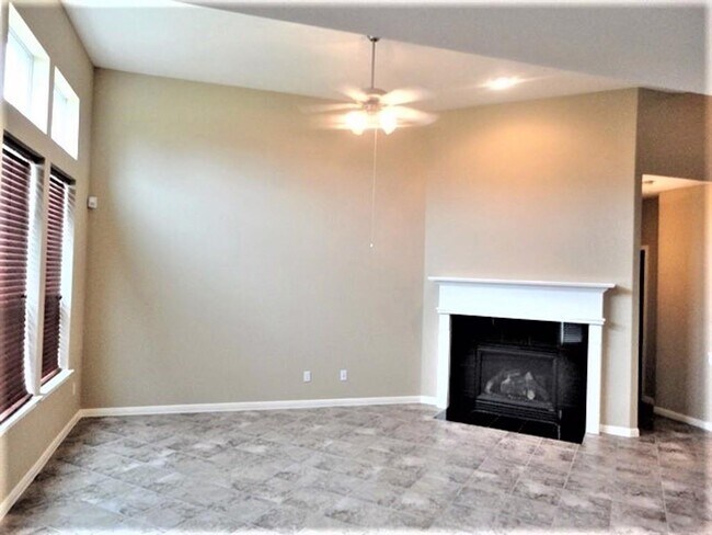 Building Photo - 16954 Langham Heights Ln