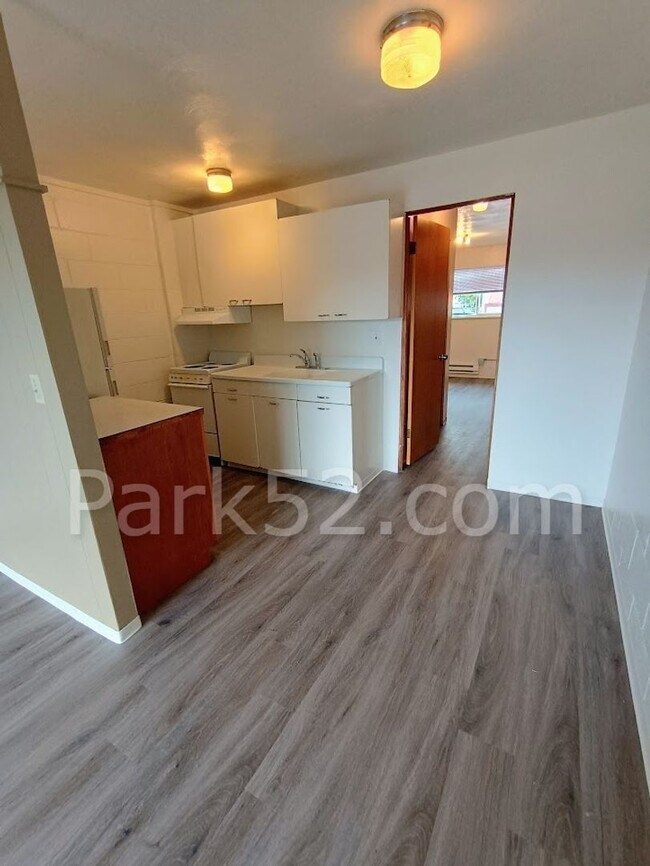 Foto del edificio - 1 Bed 1 Bath Tacoma Apartment