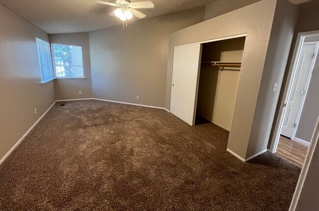 Foto del edificio - 1061 Shadelands Ct