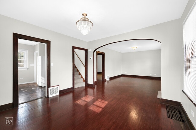 Building Photo - 1009 Prairie St