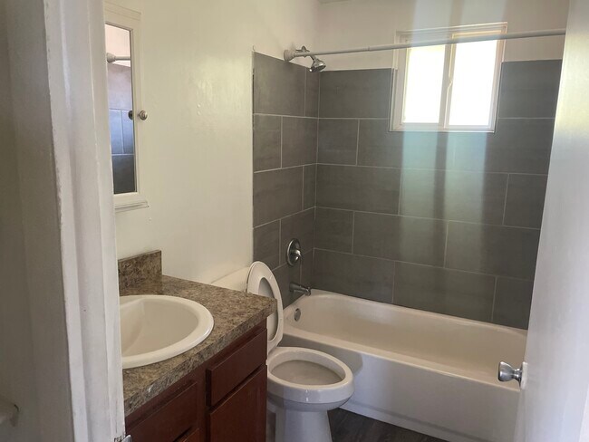 Foto del edificio - 291 S Napoleon Ave