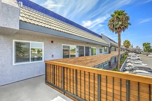 Building Photo - Del Amo Apartments