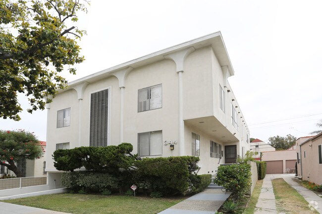Building Photo - 344 S Doheny Dr